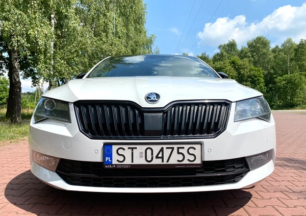 Skoda Superb cena 68000 przebieg: 234260, rok produkcji 2016 z Żory małe 667